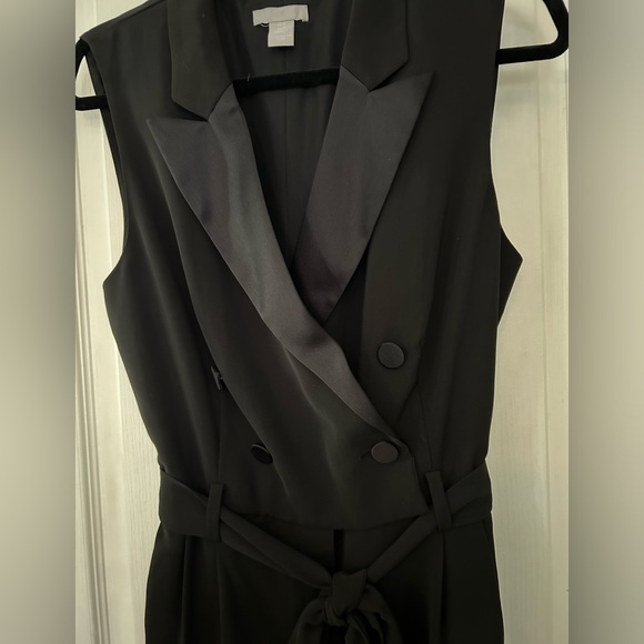 H&M Sleeveless Tuxedo Jumpsuit - Picture 4 of 9